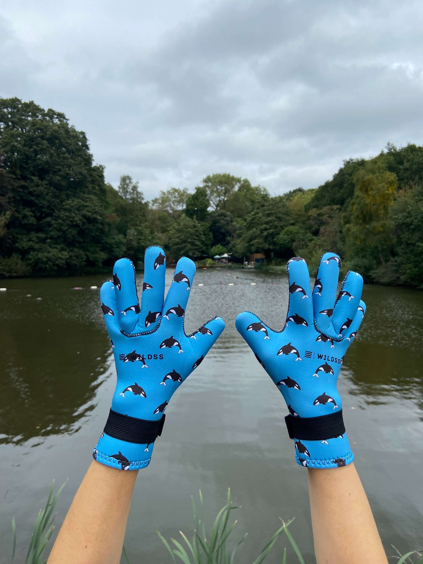 Neoprene wild swimming gloves: Orca